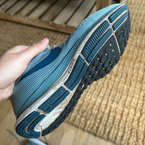 Nike Pegasus running shoes - Picture 3 of 4